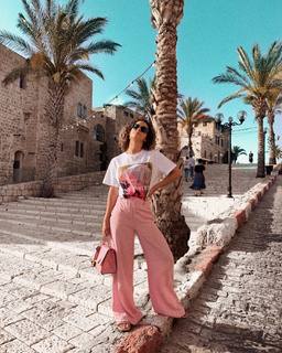 Léna Mahfouf feet photo thumbnail