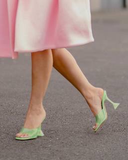 Léna Mahfouf feet photo thumbnail