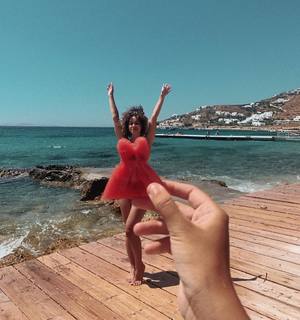 Léna Mahfouf feet photo thumbnail
