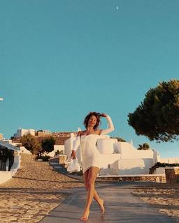Léna Mahfouf feet photo thumbnail