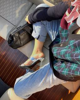 Léna Mahfouf feet photo thumbnail