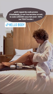Léna Mahfouf feet photo thumbnail