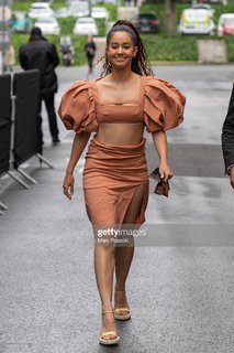 Léna Mahfouf feet photo thumbnail