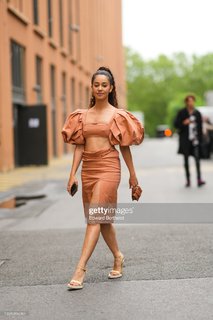 Léna Mahfouf feet photo thumbnail
