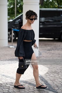 Léna Mahfouf feet photo thumbnail