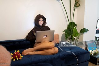 Léna Mahfouf feet photo thumbnail