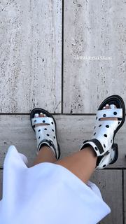 Léna Mahfouf feet photo thumbnail
