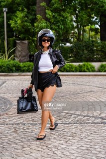 Léna Mahfouf feet photo thumbnail