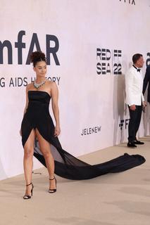 Léna Mahfouf feet photo thumbnail