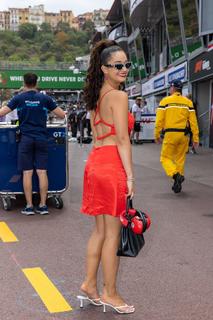 Léna Mahfouf feet photo thumbnail