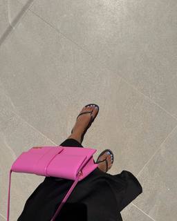 Léna Mahfouf feet photo thumbnail