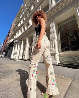 Léna Mahfouf feet photo thumbnail