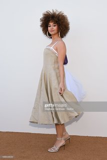 Léna Mahfouf feet photo thumbnail