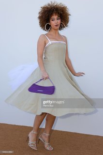 Léna Mahfouf feet photo thumbnail