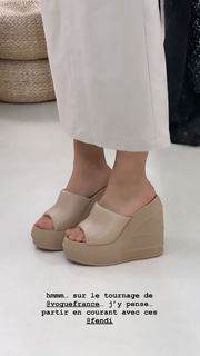 Léna Mahfouf feet photo thumbnail