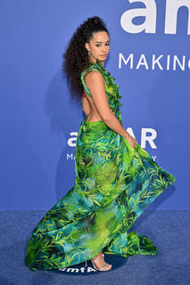 Léna Mahfouf feet photo thumbnail