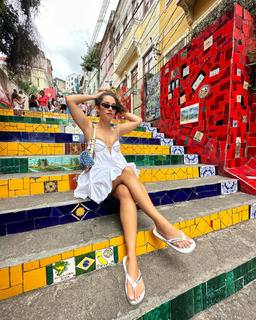 Léna Mahfouf feet photo thumbnail