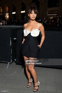 Léna Mahfouf feet photo thumbnail