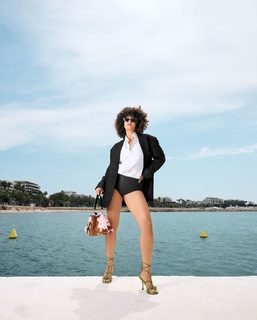 Léna Mahfouf feet photo thumbnail