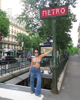 Léna Mahfouf feet photo thumbnail