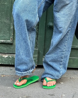 Léna Mahfouf feet photo thumbnail