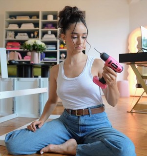 Léna Mahfouf feet photo thumbnail