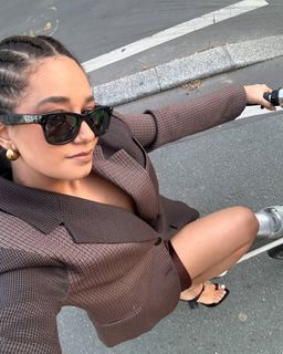 Léna Mahfouf feet photo thumbnail