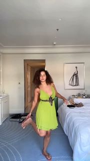 Léna Mahfouf feet photo thumbnail