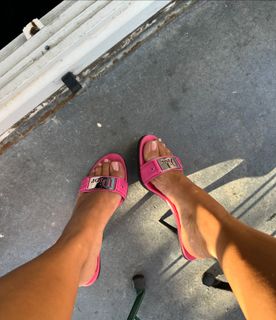 Léna Mahfouf feet photo thumbnail