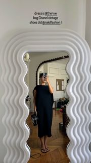 Léna Mahfouf feet photo thumbnail