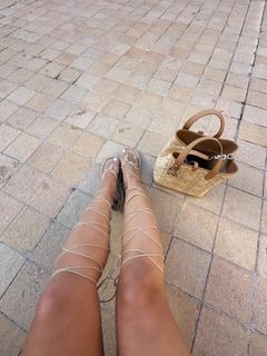 Léna Mahfouf feet photo thumbnail