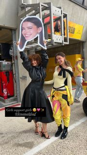 Léna Mahfouf feet photo thumbnail