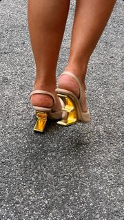 Léna Mahfouf feet photo 6