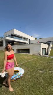 Lía Sikora feet photo 10