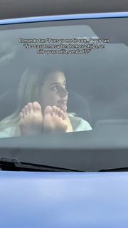 Lía Sikora feet photo 4