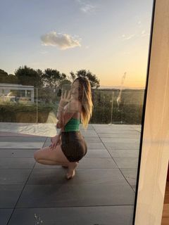 Lía Sikora feet photo 11