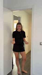 Lía Sikora feet photo 6