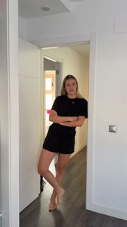 Lía Sikora feet photo 5