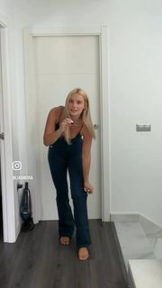 Lía Sikora feet photo 10