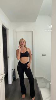 Lía Sikora feet photo 9