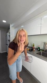 Lía Sikora feet photo 4