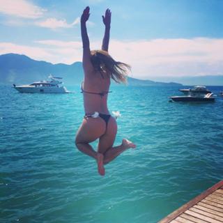 Lívia Andrade feet photo thumbnail