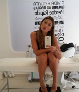 Lívia Andrade feet photo thumbnail