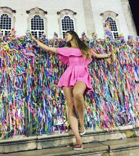 Lívia Andrade feet photo thumbnail
