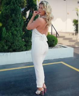 Lívia Andrade feet photo thumbnail
