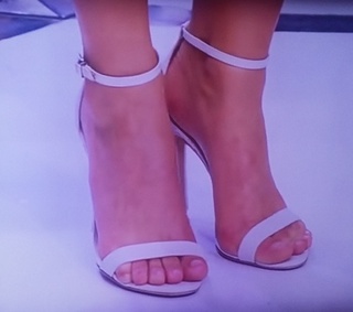 Lívia Andrade feet photo thumbnail