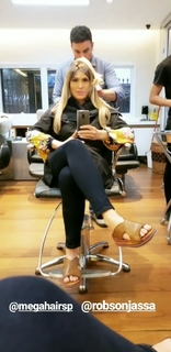 Lívia Andrade feet photo thumbnail