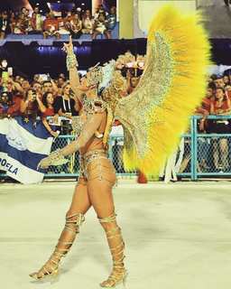 Lívia Andrade feet photo thumbnail