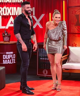 Lívia Andrade feet photo thumbnail