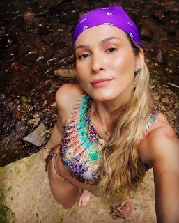 Lívia Andrade feet photo thumbnail